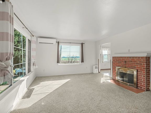 3rd image of 4360 Eagle Crest Rd NW