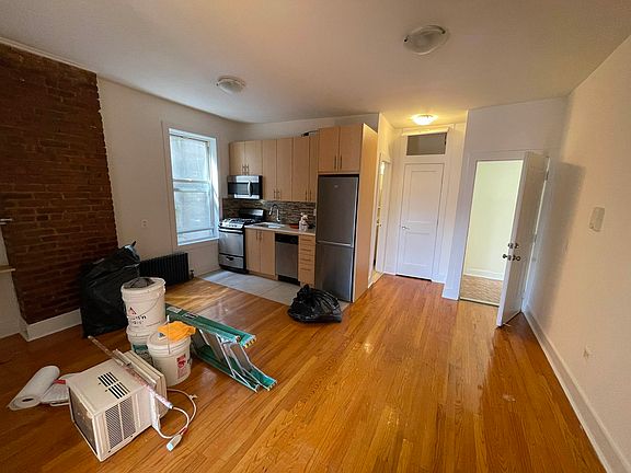 3rd image of 3050 14th St #2R