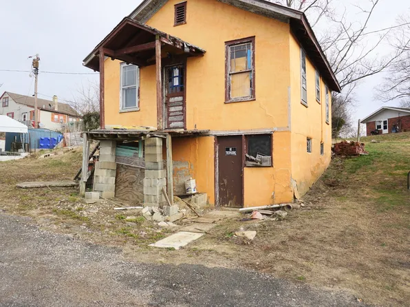 6 Knapp Ct, Chester, IL 62233