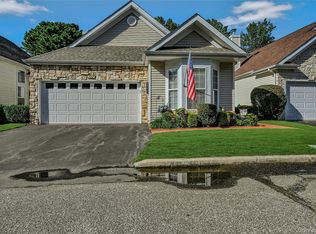 517 Leisure Dr, Ridge, NY 11961