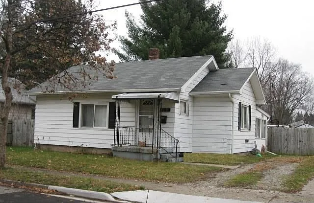 3811 Donald St photo 1
