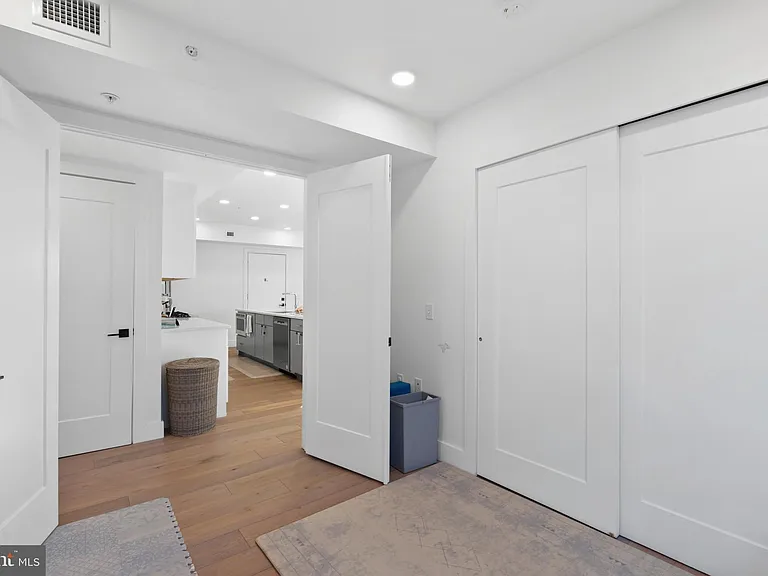 1245 N Pierce St #9 — Photo 14
