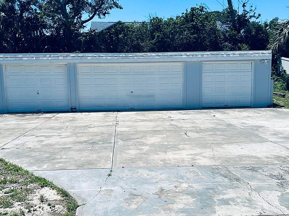 3rd image of 921 N Wild Olive Ave #3
