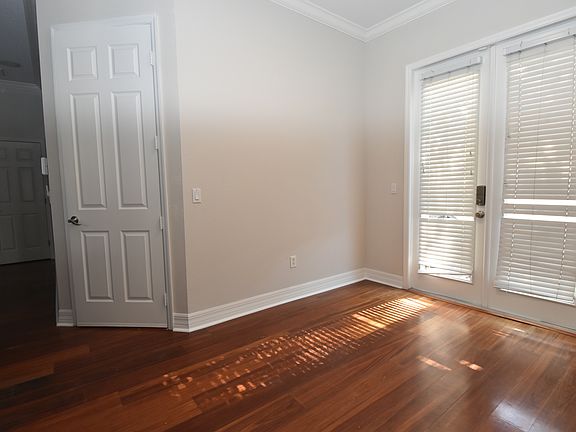 5th image of 1007 Edison Park Ct
