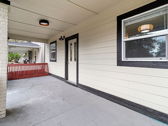 3rd image of 624 Eugene St