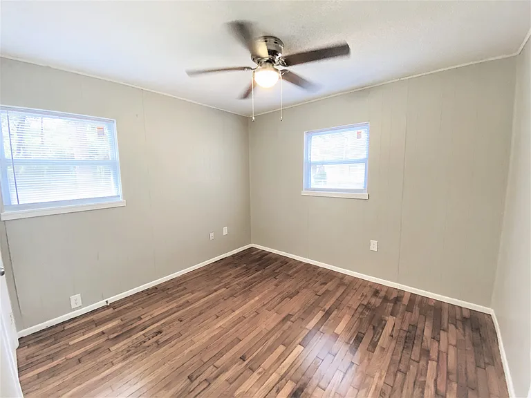 503 Forest St — Photo 16