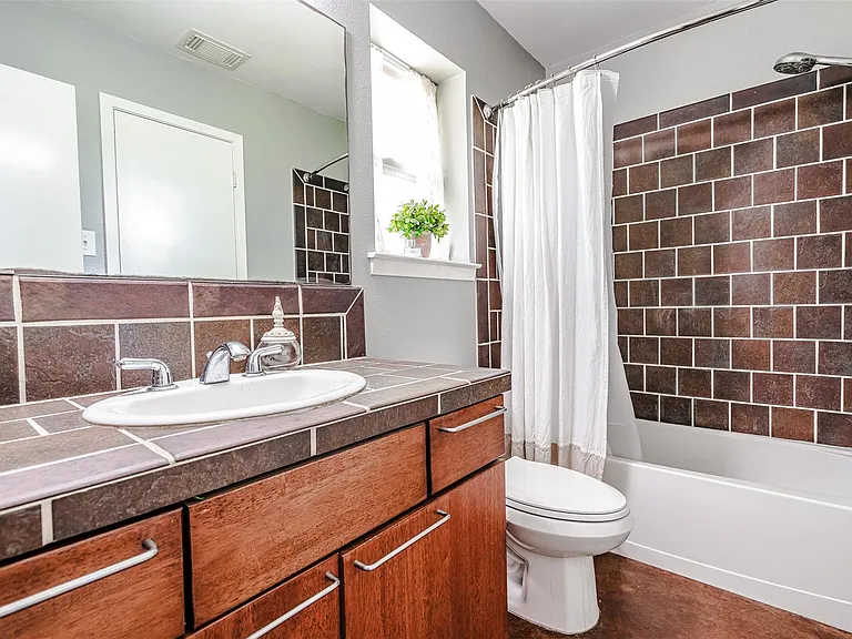 1810 Quanah Parker Trl — Photo 13