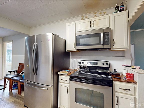 5th image of 1516 Riddell Street