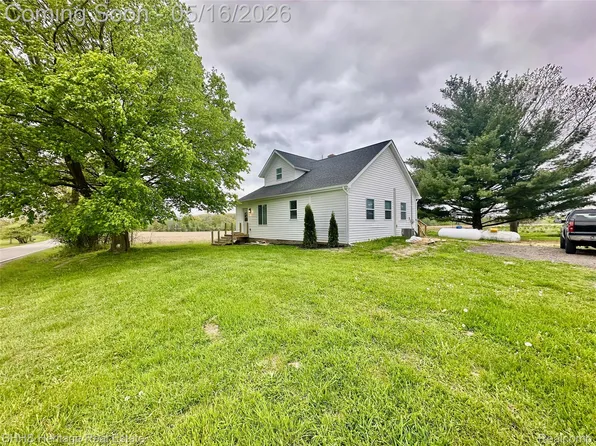 5435 Byron Rd, Howell, MI 48855