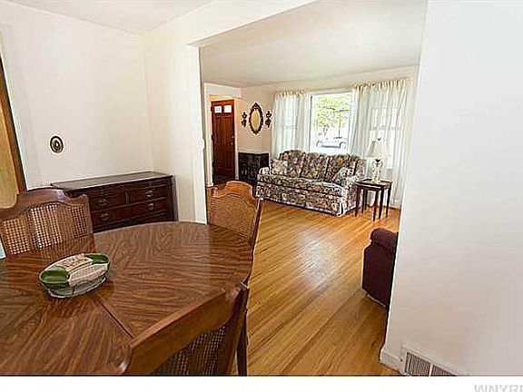 5th image of 669 Woodland Dr