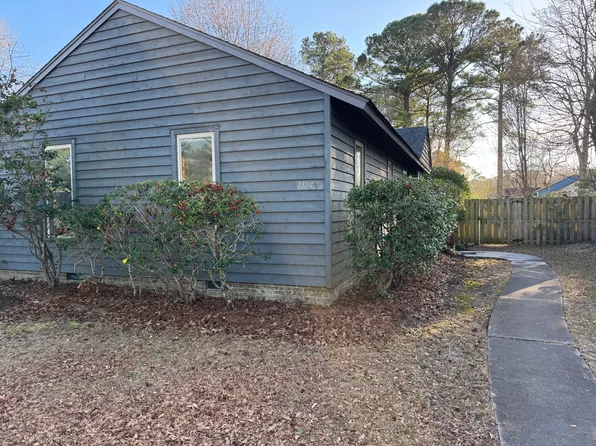 1104 Boone Ln, Wilmington, NC 28411