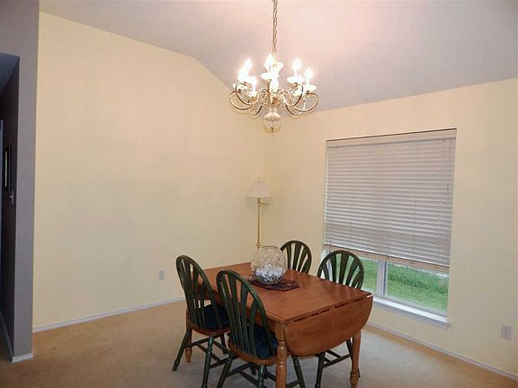 3rd image of 10744 Nashville Dr