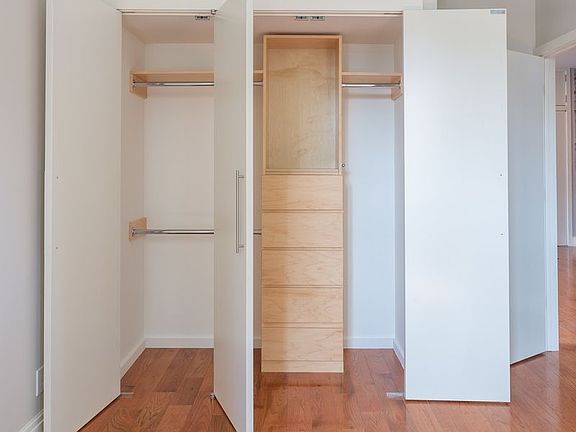 5th image of 2671 30th St APT 2R