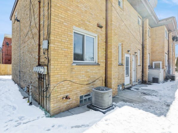 4740 Main St #D, Skokie, IL 60076