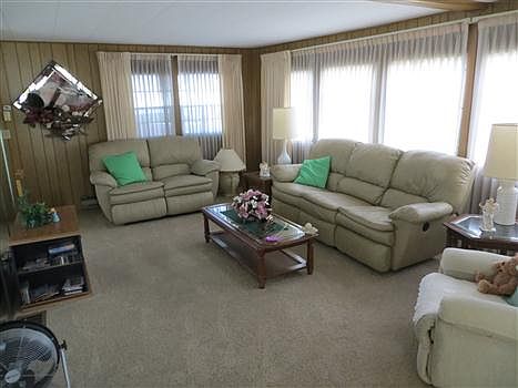 5th image of 123 Sun Cir