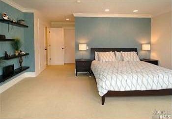 4th image of 300 Villa Garden Dr
