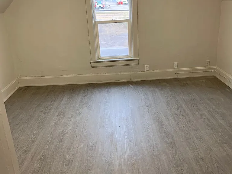 402 Fritz Ave W — Photo 4