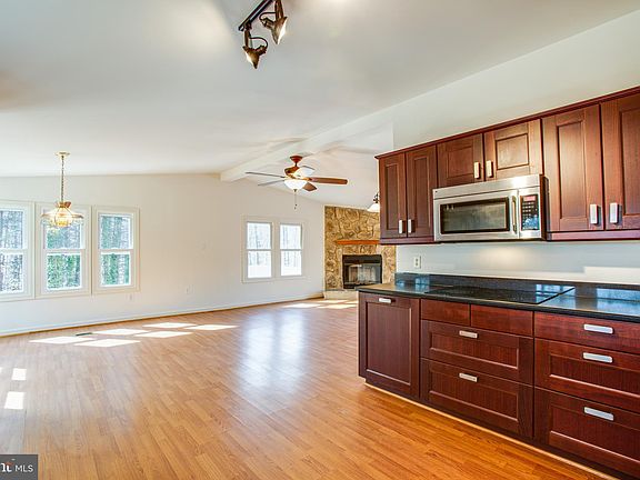 2nd image of 3400 Danbury Cir