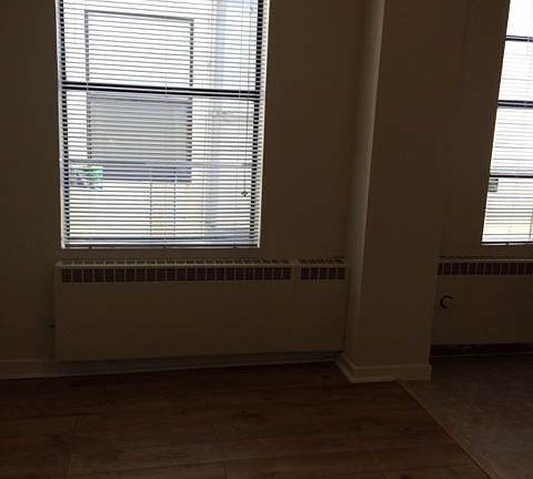 5th image of 1000 Howard St APT 410
