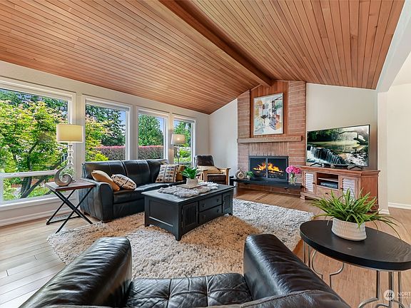 4th image of 21010 Woodlake Drive