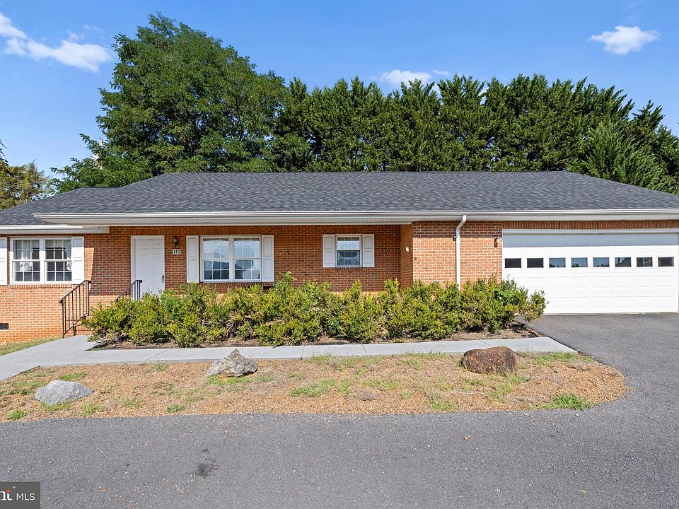 1st image of 583 Cresthaven Ct