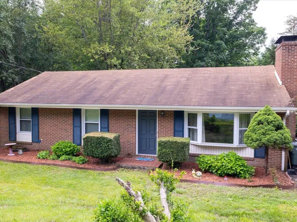 2266 Medford Rd, Salem, VA 24153