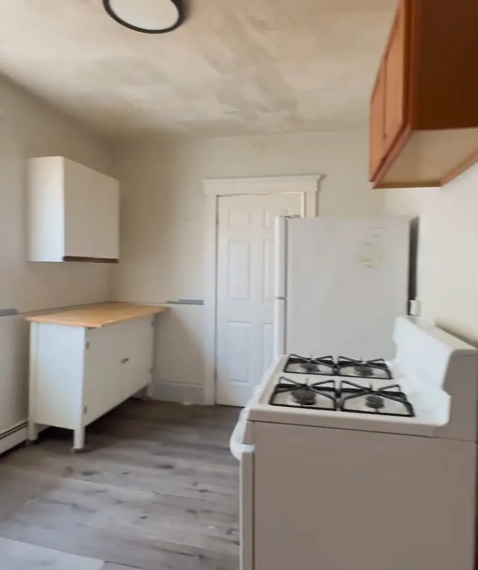 4 bed, 1300 sqft, $3,500 — Photo 4