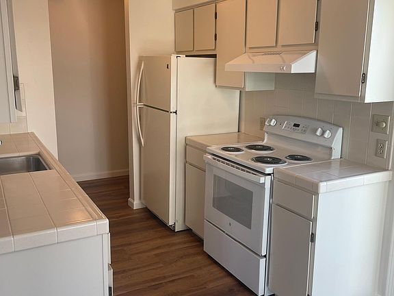 2nd image of 467 Kelly Ave APT C