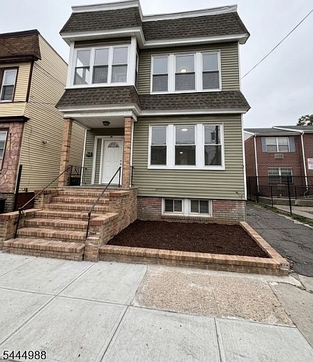 1st image of 536 S 18Th St