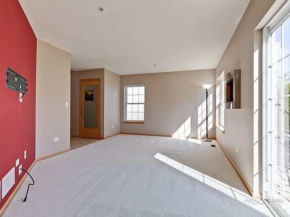 4th image of 635 Crystal Springs Ct