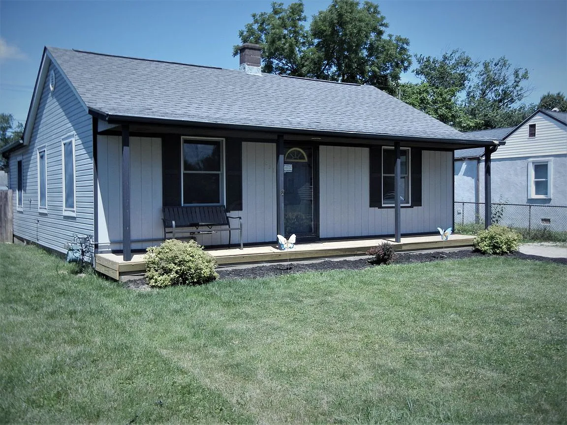 231 Woodlawn Ave photo 1