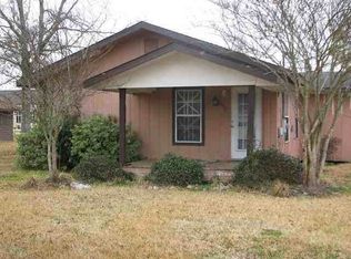 690 Middleton Dr, Bridge City, TX 77611