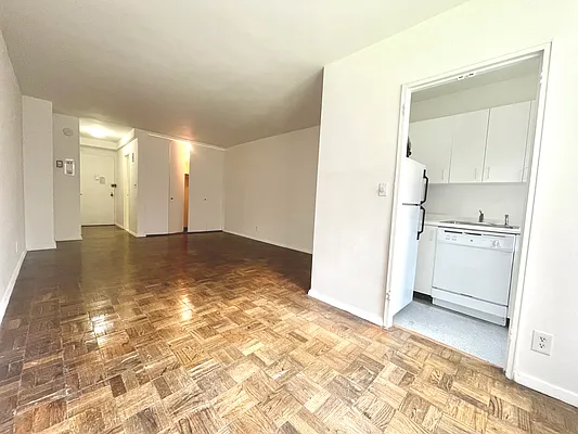 Rented by Addison Property Group | media 1