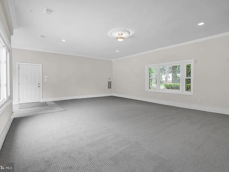 10911 Chandler Rd — Photo 25