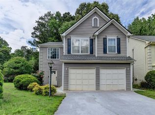 725 Manor Glen Dr, Suwanee, GA 30024
