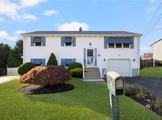 194 Kimberly Ln, West Warwick, RI 02893