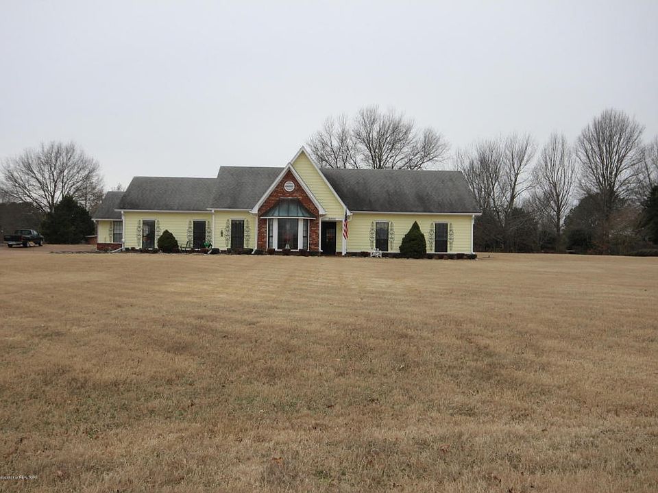 1st image of 8895 Oakwood Ln