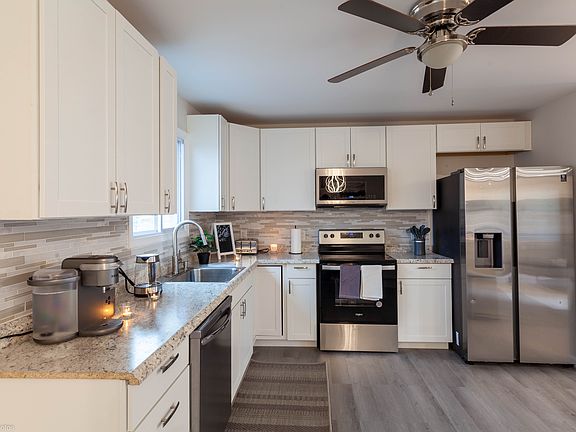 3rd image of 3003 Briarwood Dr