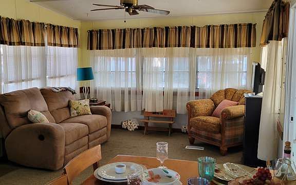3rd image of 1208 Lee St #31