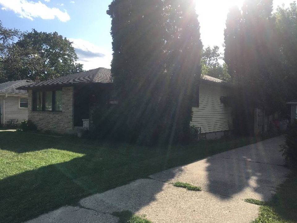 2nd image of 5841 N 81st St