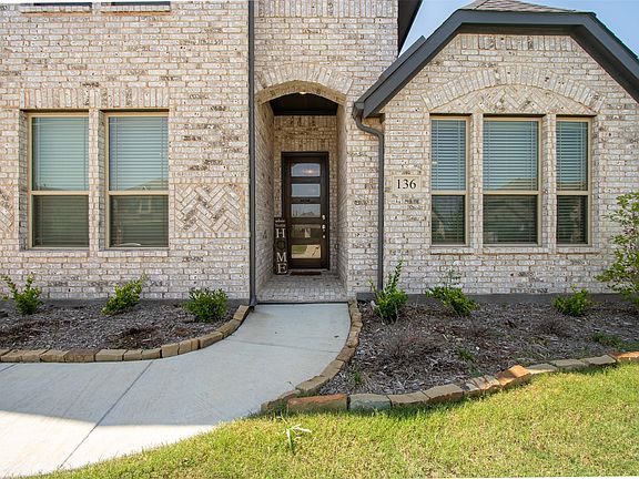 4th image of 136 Wenham Way