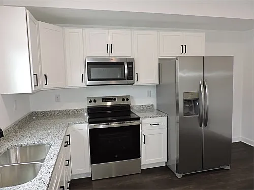 3 bed, $1,275 — Photo 2
