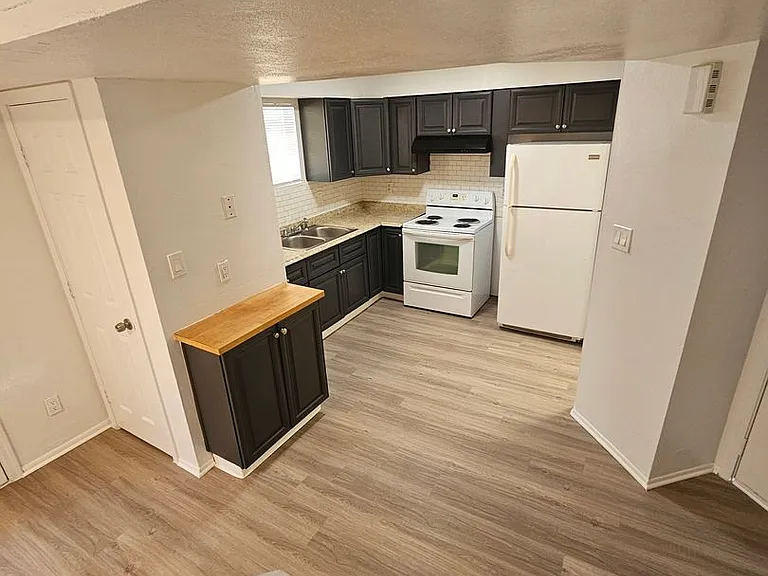 1715 E. Pepper Circle — Photo 28