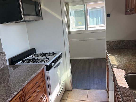 5th image of 1466 S Shenandoah St APT 7
