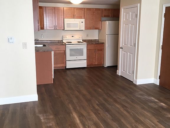 2nd image of 698 Lafayette Rd #153