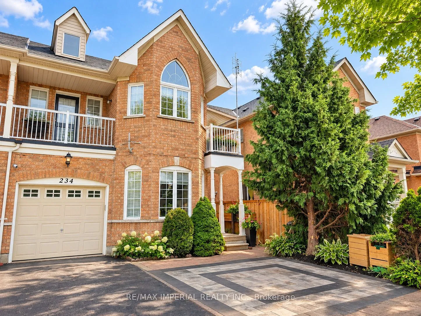 2 bed, $1,600 — Photo 1