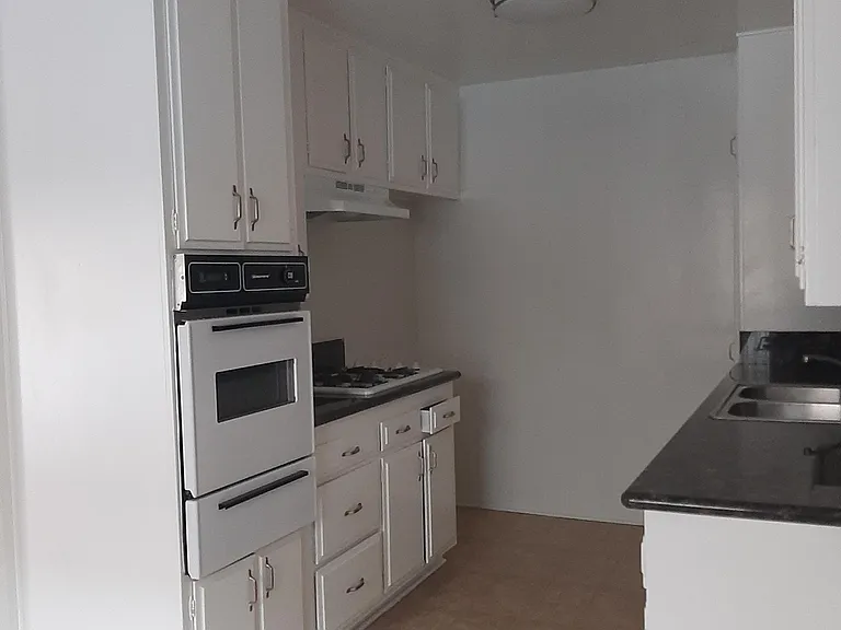 4475 Rosewood Ave #112 — Photo 10