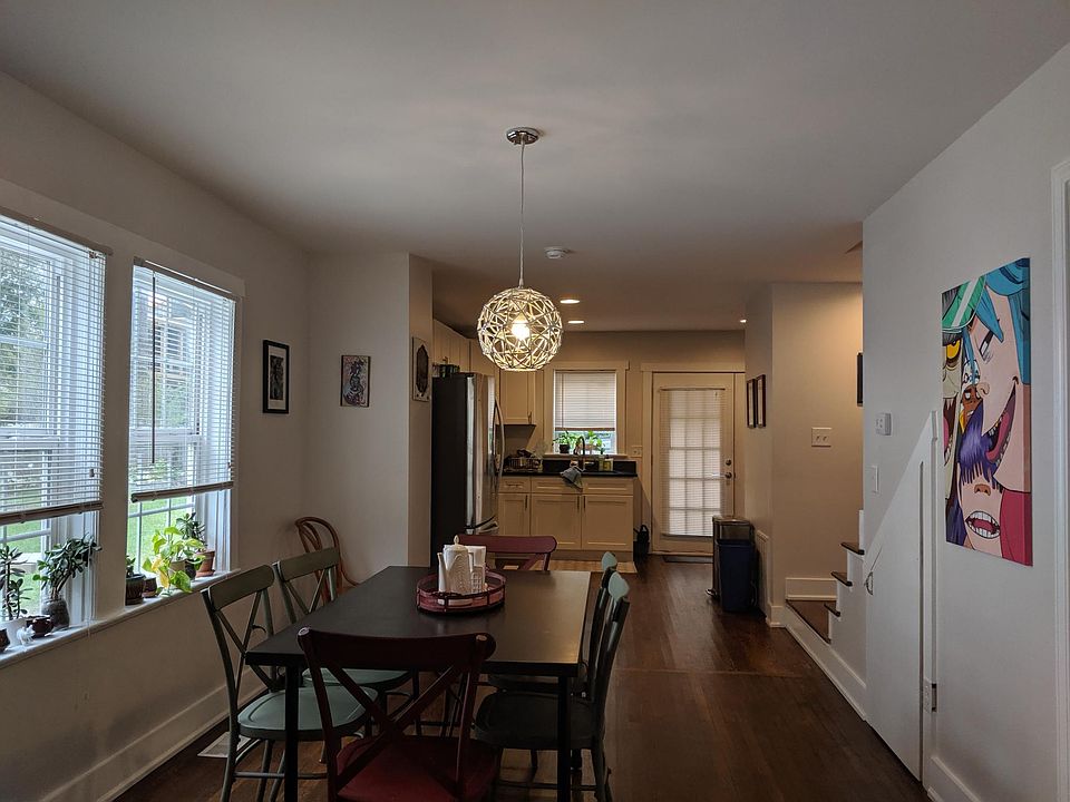 1st image of 1013 Clarendon St #A