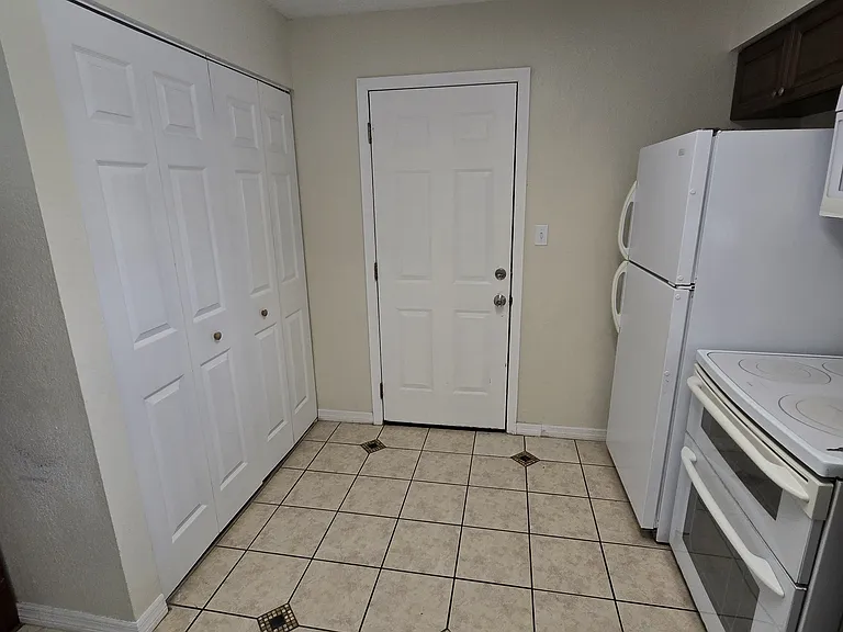 117 Denton Ave — Photo 14