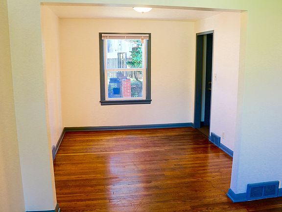 4th image of 8618 Seward Park Ave S